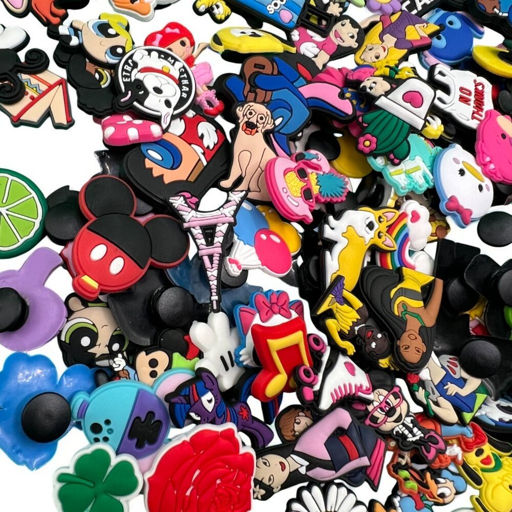 ❤️ 100 Shoe Charms Lot Mix - Random - Girls Themes - Picture 2 of 6
